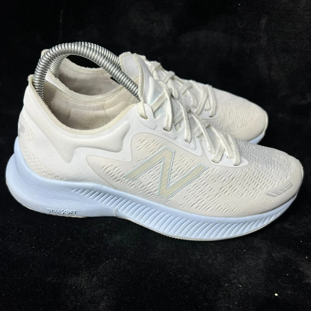 New Balance DynaSoft‎ Pesu V1 WPESUCW Womens US 8 B Running Shoes White Sneakers